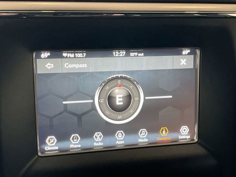 Used 2020 Jeep Grand Cherokee Laredo image 18