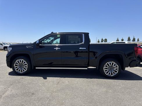 New 2026 GMC Sierra 1500 Denali Ultimate w/ LPO, Black Badging Package AWD/4WD image 5