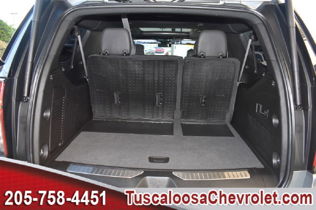 Used 2023 Chevrolet Suburban Z71 w/ Luxury Package AWD/4WD image 11