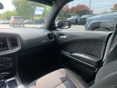 Used 2022 Dodge Charger SXT RWD image 22