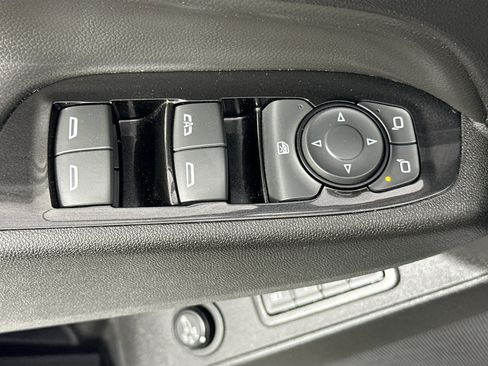 Used 2022 Chevrolet Equinox Premier image 17