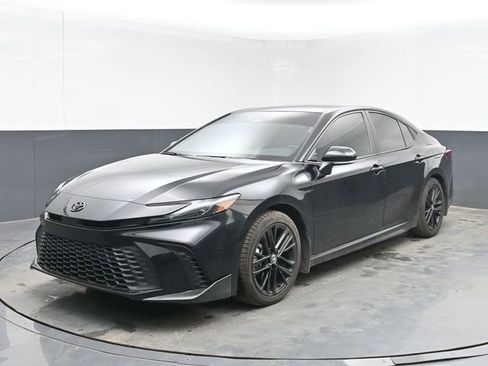 Used 2025 Toyota Camry SE FWD image 5