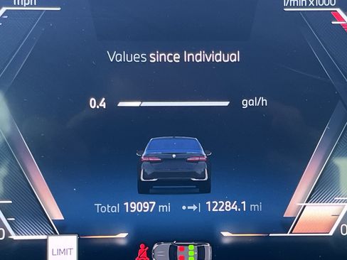 Used 2025 BMW 530i 530i image 12