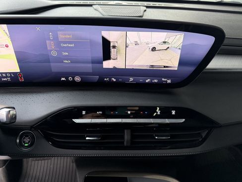 Used 2025 Buick Enclave Avenir w/ Super Cruise Package image 18