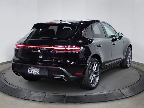 Certified 2026 Porsche Macan AWD/4WD image 7