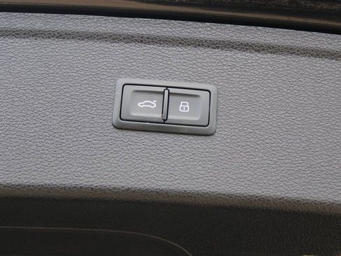 Used 2022 Audi SQ5 Premium Plus w/ Premium Plus Package image 32