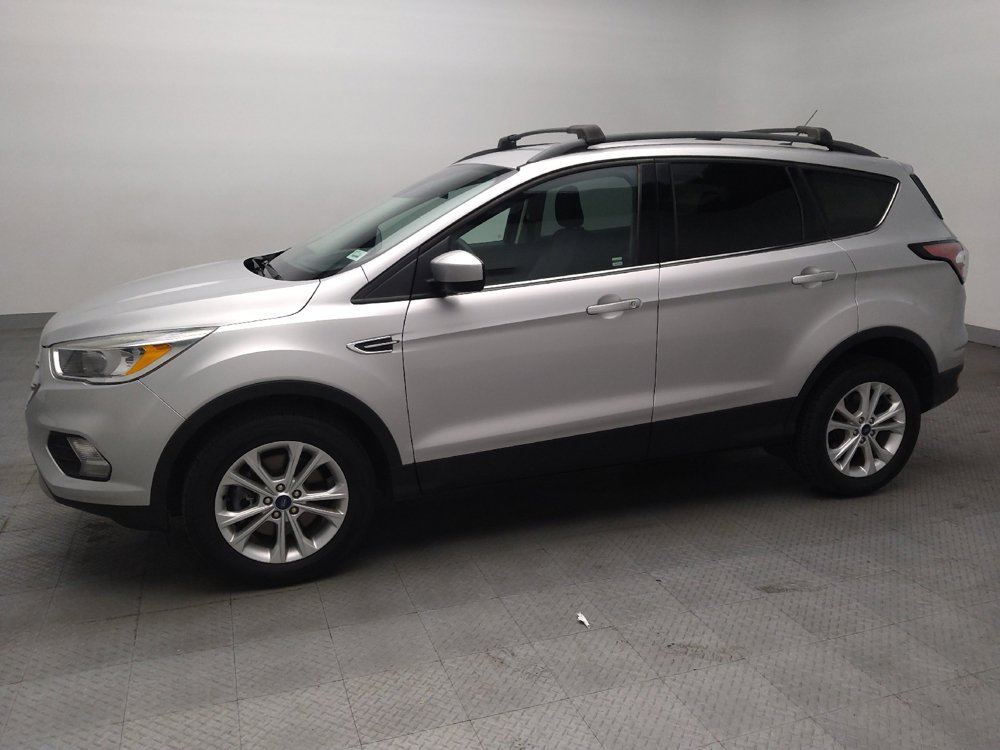 Used 2018 Ford Escape SE w/ Ford Safe & Smart Package AWD/4WD image 2