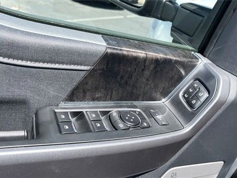 New 2025 Ford F350 Lariat w/ Black Appearance Package image 28