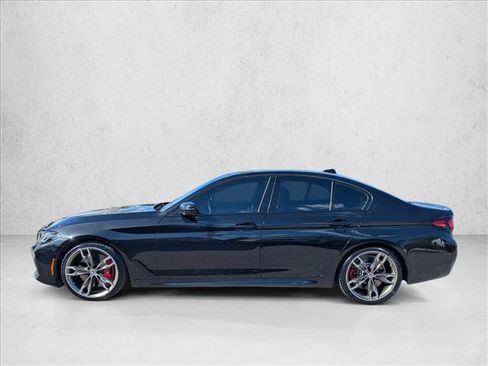 Used 2023 BMW M550i xDrive w/ Dynamic Handling Package image 9