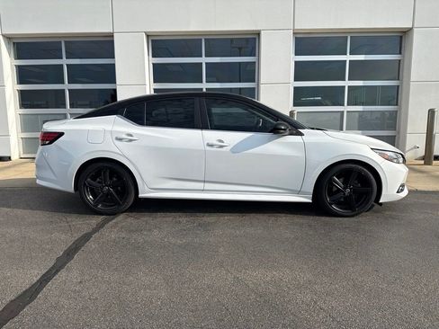 Used 2023 Nissan Sentra SR w/ Midnight Edition Package FWD image 3
