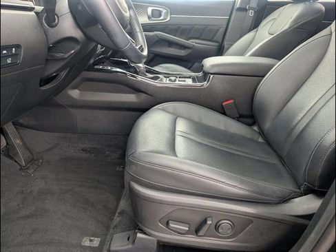 Certified 2022 Kia Sorento SX FWD image 9