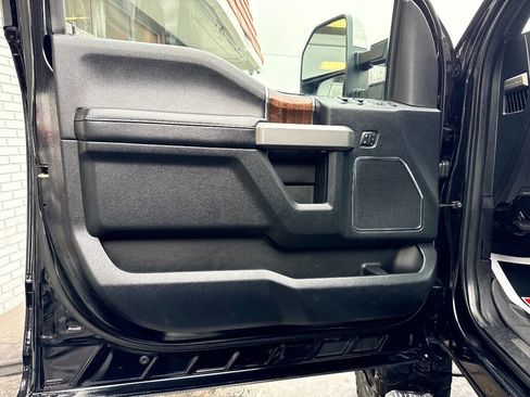 Used 2017 Ford F350 Platinum w/ Platinum Ultimate Package image 23