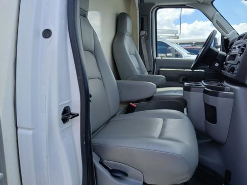 Used 2023 Ford E-450 and Econoline 450 Super Duty w/ Power Windows & Locks Group RWD image 13