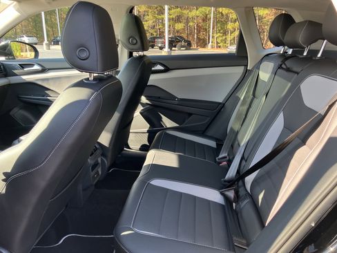 Used 2023 Volkswagen Taos SEL image 34