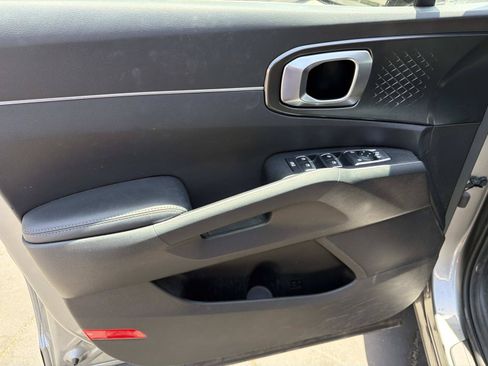 Used 2023 Kia Sorento EX w/ Panoramic Sunroof Package FWD image 14