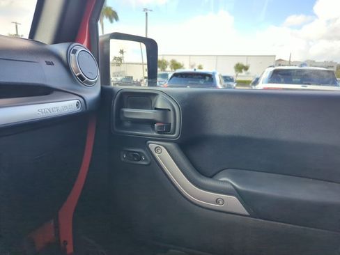 Used 2017 Jeep Wrangler Sahara image 23