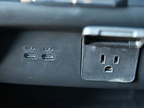 Used 2025 GMC Acadia Elevation image 47