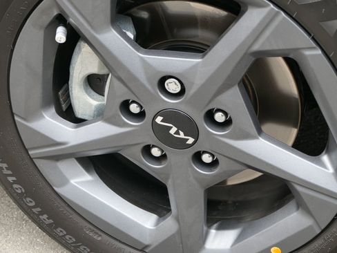 Certified 2025 Kia K4 FWD image 12