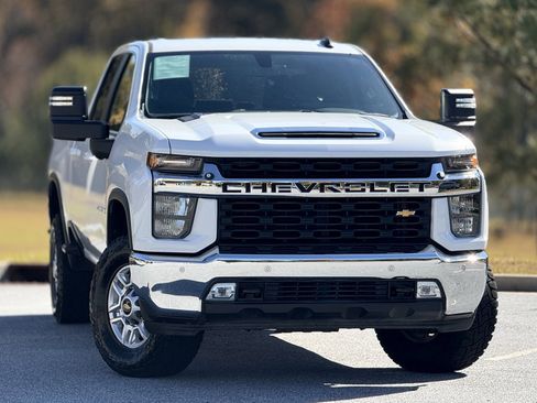 Used 2020 Chevrolet Silverado 2500 LT w/ All Star Edition image 3