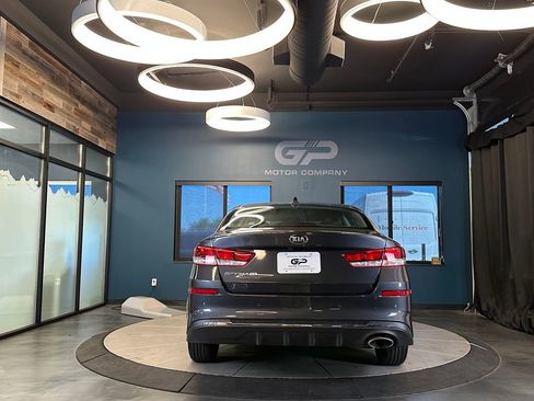 Used 2019 Kia Optima LX FWD image 4