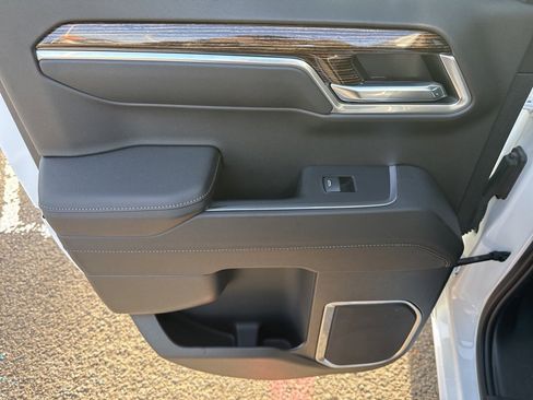 Used 2023 GMC Sierra 1500 Elevation image 26