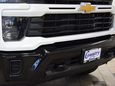 Used 2024 Chevrolet Silverado 2500 Custom w/ Custom Value Package image 13