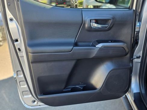 Used 2023 Toyota Tacoma TRD Off-Road image 17