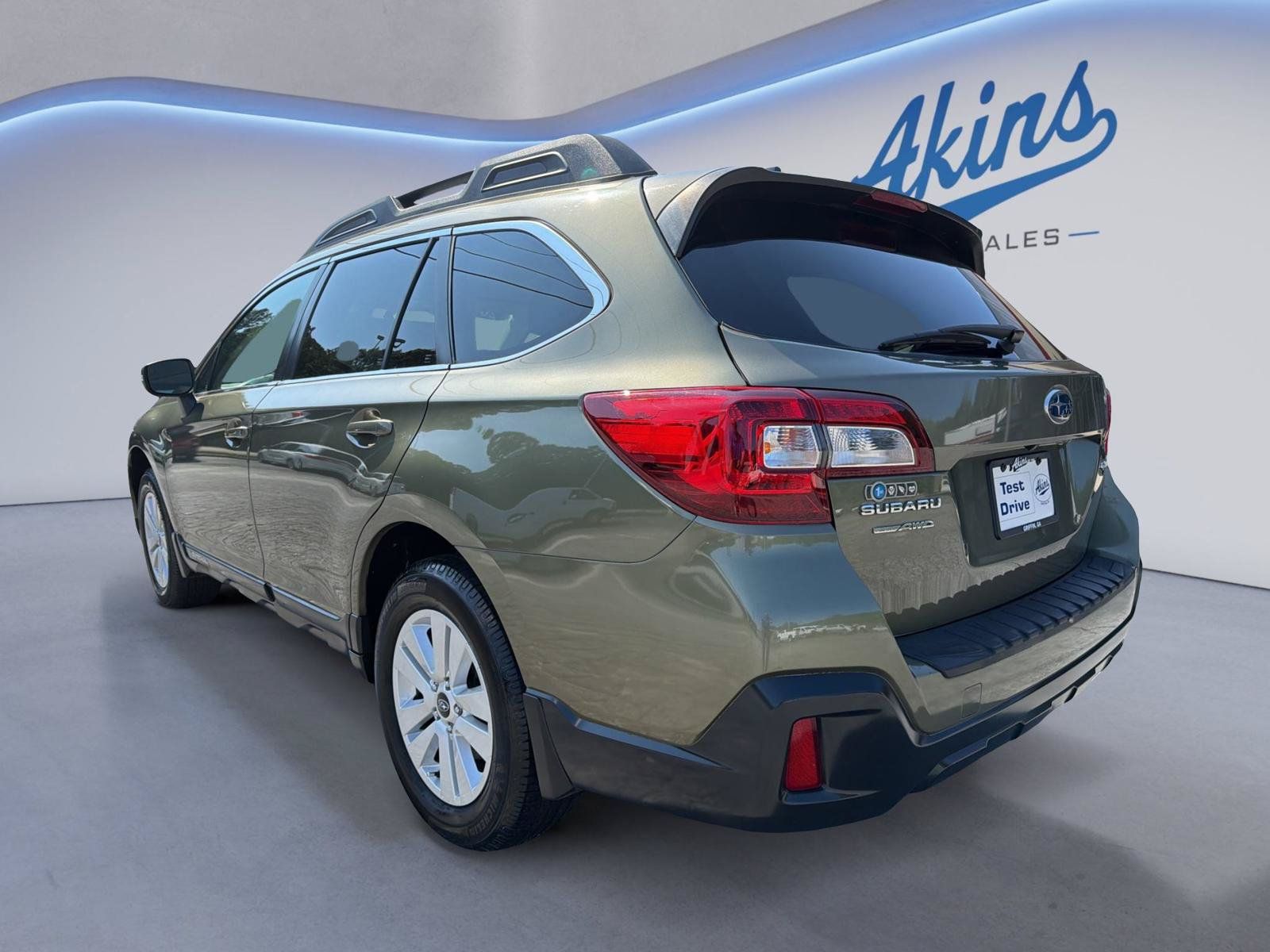 Used 2019 Subaru Outback 2.5i Premium w/ Popular Package #2 AWD/4WD image 3