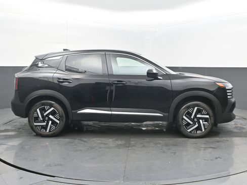 Certified 2025 Nissan Kicks SV image 8