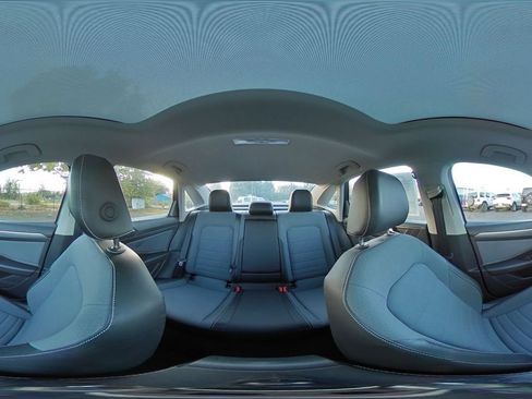 Used 2025 Volkswagen Jetta SE image 42