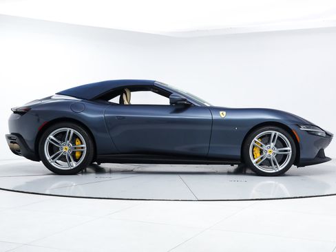 Certified 2025 Ferrari Roma Spider RWD image 10