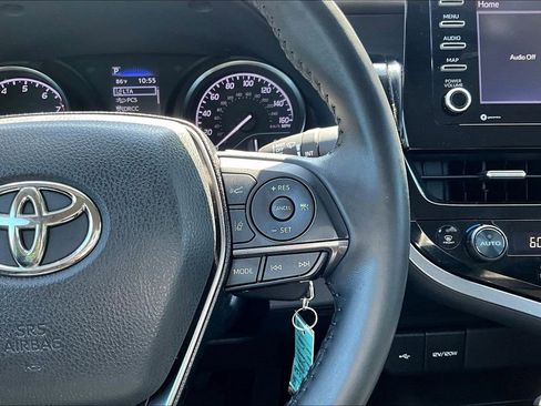 Used 2022 Toyota Camry SE FWD image 13