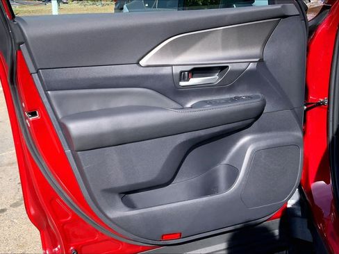 New 2026 Toyota Grand Highlander XLE image 10