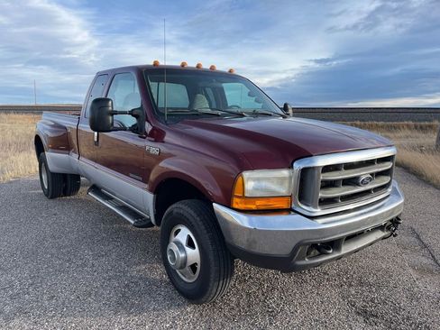 Used 1999 Ford F350 XLT image 7