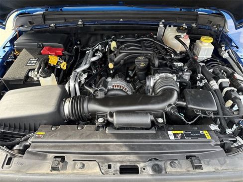 Used 2022 Jeep Gladiator Rubicon w/ Cold Weather Group image 19