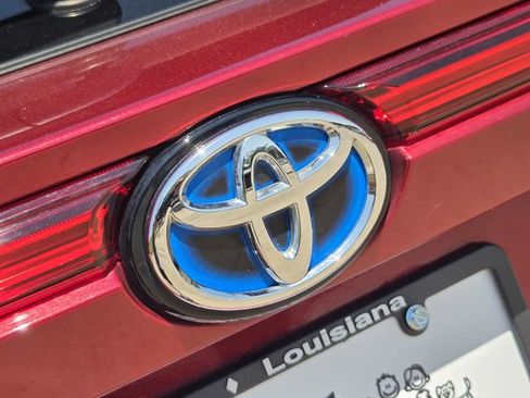 Certified 2023 Toyota Venza LE AWD/4WD image 9