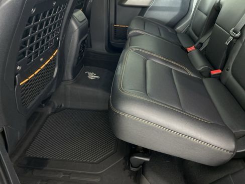 Used 2022 Ford Bronco Badlands image 37