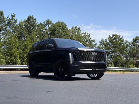 Used 2026 Cadillac Escalade Platinum Sport w/ LPO, ONYX Package AWD/4WD image 2