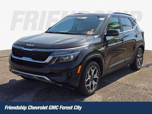 Used 2023 Kia Seltos EX AWD/4WD image 1