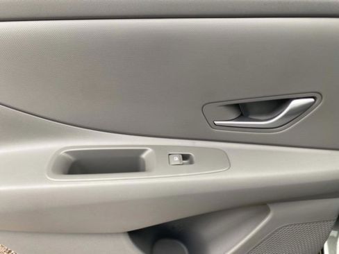 New 2026 Hyundai Elantra SE image 29