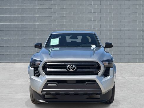 Used 2025 Toyota Tacoma SR image 2