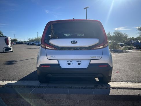 Used 2021 Kia Soul EX image 4
