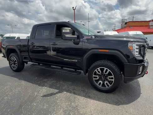 Used 2023 GMC Sierra 2500 AT4 w/ AT4 Preferred Package AWD/4WD image 2