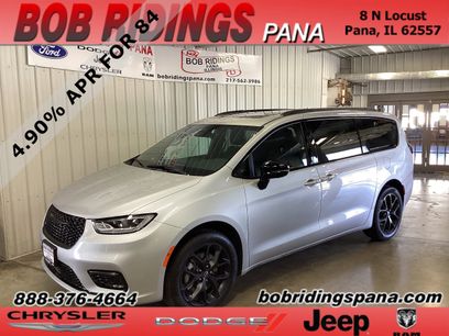 New 2026 Chrysler Pacifica Limited w/ S Appearance Package