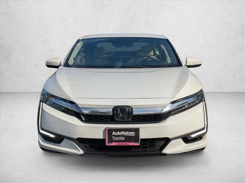 Used 2018 Honda Clarity Plug-In Hybrid image 2
