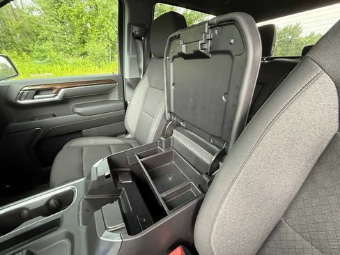 Used 2025 GMC Sierra 1500 Elevation image 18