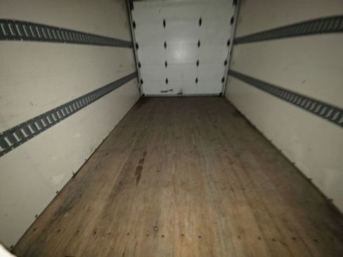 Used 2016 Freightliner Sprinter 3500 image 21