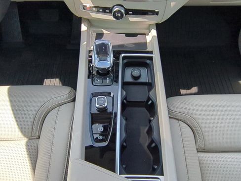 New 2026 Volvo XC60 B5 Ultra AWD/4WD image 14