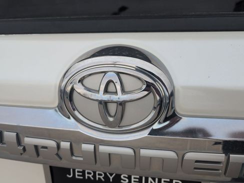 Used 2010 Toyota 4Runner SR5 image 13