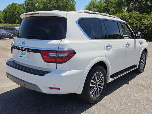 Used 2024 Nissan Armada SL w/ Captain's Chairs Package RWD image 11